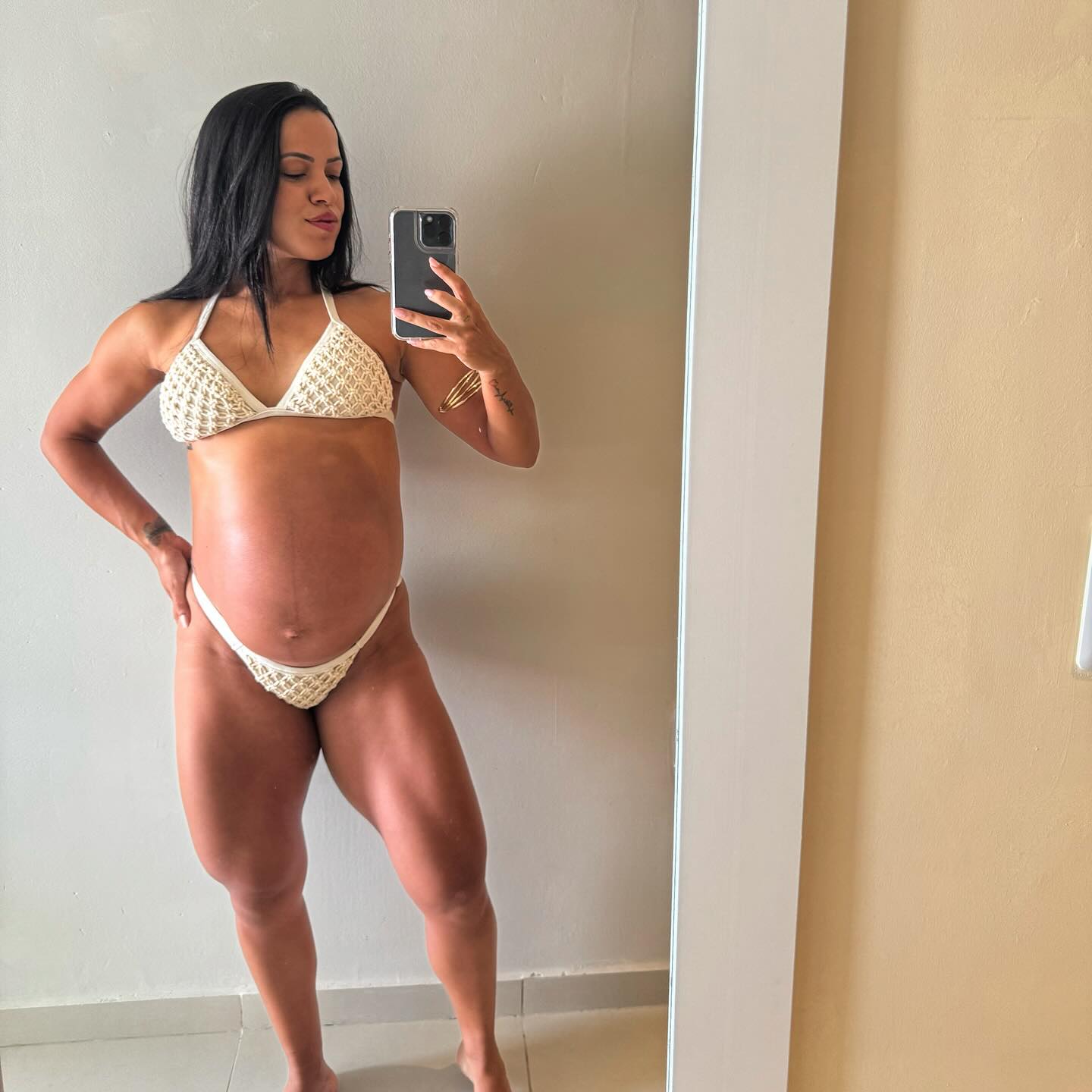 Germana grávida — força e maternidade